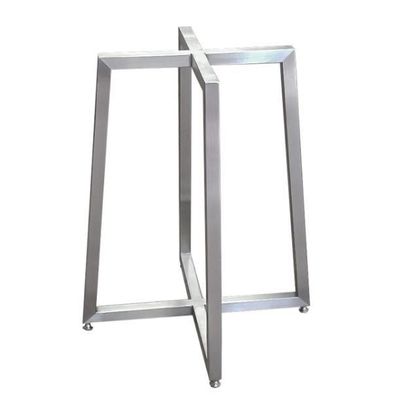 Base de mesa feita de tubos de aço inoxidável em acabamento escovado para em mesas