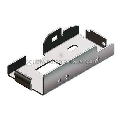 Clamps de tubos pequenos revestidos com óxido negro Estampagem de metal para componentes automotivos
