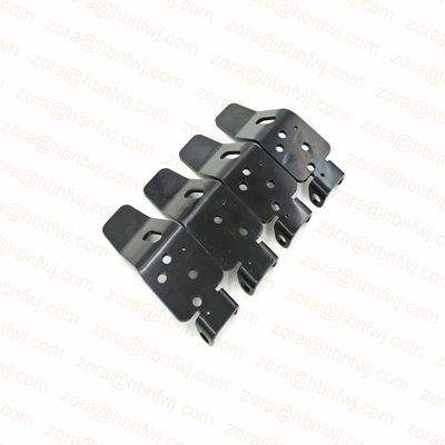 Suporte de canto de aço inoxidável personalizado com estrutura triangular revestida com pó preto