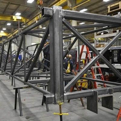 Escolha de material personalizado Soldadura e fabricação de moldes metálicos de grande porte para motores