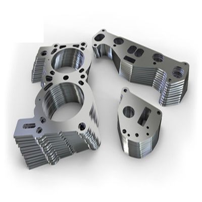 Fabricação de folhas de metal de suportes triangulares com especificações personalizadas
