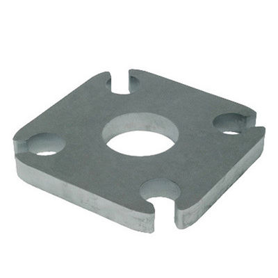 Fabricação de folhas de metal de suportes triangulares com especificações personalizadas