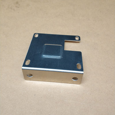 Peças de alumínio estampadas de revestimento galvanizado para chassis de veículos a motor a preços competitivos