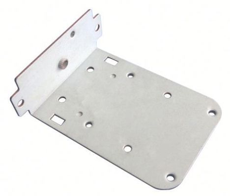 Peças de fabricação de chapas de metal OEM Clips de aço inoxidável para carroceria/bump de automóveis