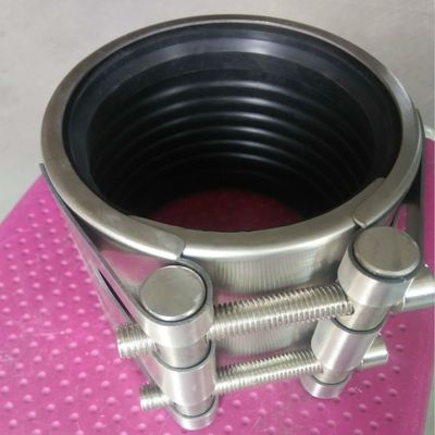 100% de inspecção Pequeno grampos de tubos OEM Alta pressão de aço inoxidável grampos de sela de metal