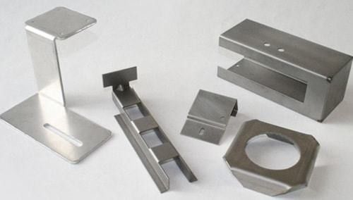 Brackets de estampação de ferro revestidos em pó para acessórios e componentes de chapa metálica personalizados