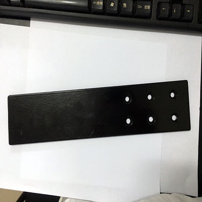 Peças metálicas revestidas com óxido negro Grampos de tubos pequenos com dobra de corte a laser de precisão