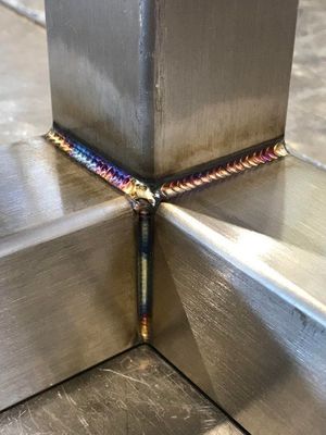 Fabricação de peças de solda a laser de chapa de aço inoxidável