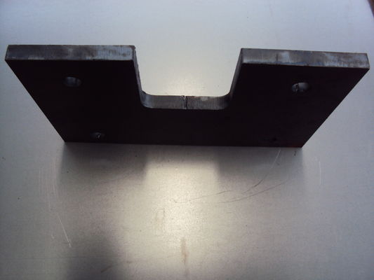 Componentes de perfuramento de chapas de aço carbono espesso e de estampagem de metal