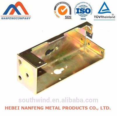 Partes de estampagem de metal personalizadas de aço carbono com tolerância ± 1%