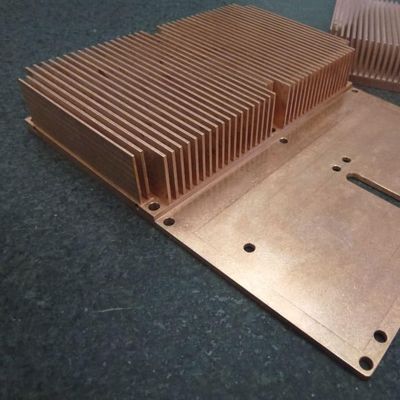 Radiador de alumínio e cobre de qualidade industrial, sob medida, com processo de solda