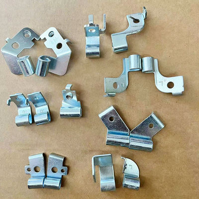 Partes de estampagem automática com cor natural de aço e processo de dobra fabricadas por fabricação