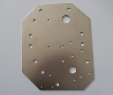 Indústria Partes de chapas metálicas com polir e design personalizado